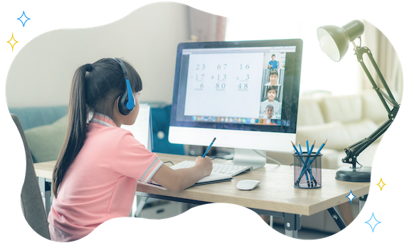 Fotografia di una bambina che segue le lezioni scolastiche in videoconference
