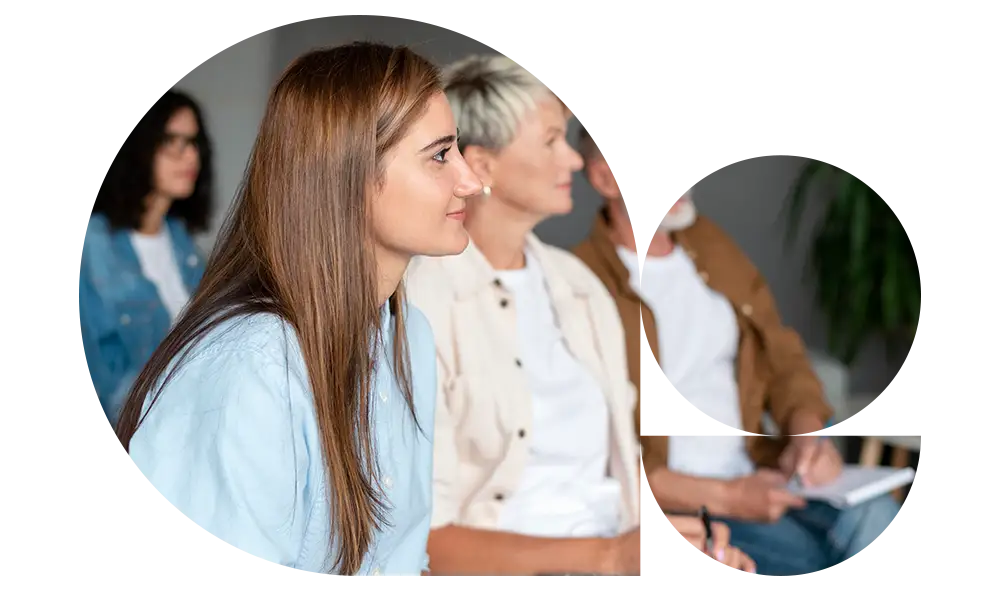 Fotografia di insegnanti che fanno un corso di formazione